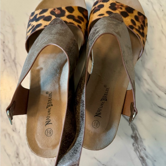 Adventure-ready Leopard Platform Wedge 8.5 - Picture 2 of 3